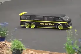 RC遥控车的漂移秀图片