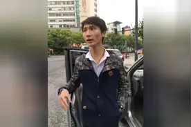 交警执法遇到外星人，真的说不清楚！视频封面