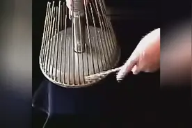 那些恐怖片里吓人的声音知道怎么做的吗？看看这个乐器你就懂了！图片