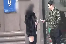 小伙街头测试，花钱买女友，只要求呆一小时，你干吗视频封面