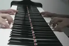 摇滚版本的《卡农》，这手速实在是快到难以置！姐膜拜了！图片