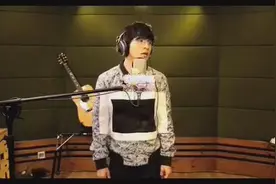 《丑八怪》唱出了有别于声嘶力竭的另一种心如刀割，听者为之动容