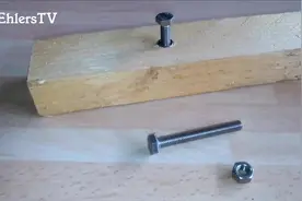 没有合适的扳手拧螺丝，这个小方法就是万能的扳手，涨姿势了！图片