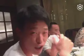 有一个普遍现象，就是总有那么一个喝多了就飙英语的酒鬼！视频封面