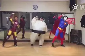 这三个逗逼跳的普通Disco也是太魔性了哈哈哈哈图片