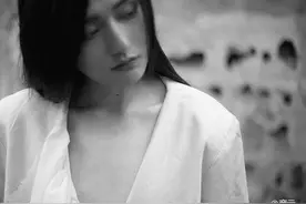 这“长发妖男”是范冰冰的御用摄影师，女明星全都争着让他拍照！图片