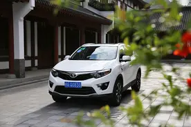 颜值、品质统统齐活 试驾东南DX7黑爵饰图片