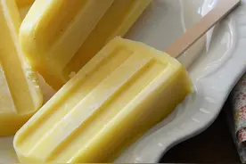 为什么这冰棍儿放盐比放糖更甜？2步做香草菠萝棒冰，你试试看呗图片