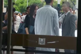 一张图告诉你黄轩的真实身高！拍《翻译官》还要垫沙袋！图片