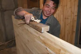 家里木门是买成品还是木工打制好？看明白后生活舒适又省心！图片