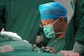 山西9岁男孩腰疼腿麻患重症 医生：治疗不及时将终身瘫痪图片