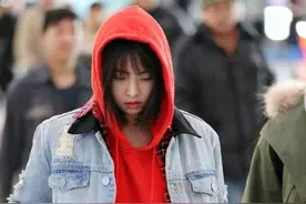 蔡依林穿红色kitty运动套装，38岁似18岁图片