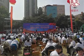 武汉三中举办红色文化艺术节，花甲校友41年后回母校献艺图片