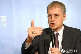 《大数据时代》作者舍恩伯格接受专访图片