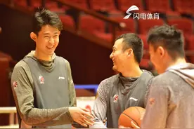丁彦雨航回归训练 王汝恒潘宁开启耍宝模式图片