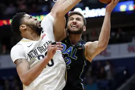 （体育）（1）篮球——NBA常规赛：鹈鹕胜独行侠图片