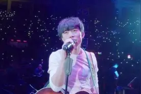 马上评｜赵雷演唱会缩水被罚，别忘了粉丝也是消费者图片