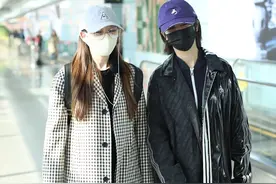 杨紫与蒋梦婕一同回京 口罩遮面玩低调热聊不停图片