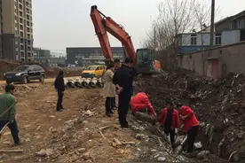 一天然气管道被挖断，附近居民称窗外突然传来汽笛般啸叫声图片