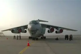中国空军抵韩接运第五批志愿军烈士遗骸视频封面