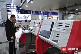 双流机场T2航站楼 自助行李托运设备增至4台图片