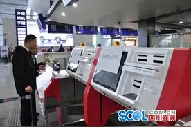 更便捷！成都T2航站楼自助行李托运设备增至4台图片