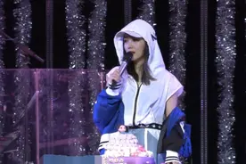 何洁开唱介绍绯闻男友刁磊：上热搜的鼓手老师图片