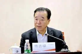 中国铁塔换帅：刘爱力辞任董事长已履新中电信，佟吉禄接棒图片