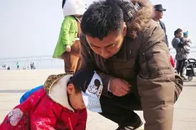 第三届大连风筝艺术节启幕 近百名儿童放飞梦想图片