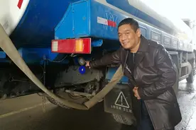 小清扫队里隐藏着“发明达人”,10年发明7类环卫设备图片