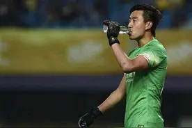 力帆喝水哥变身掐脖哥：\"霸道\"个性使然 渴望正名图片