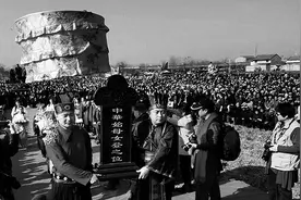 文化节里的“名人身影”图片