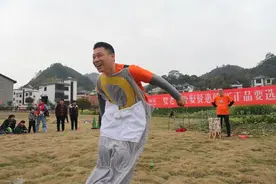 这个运动会玩到村里去 农村淘宝在搞什么？图片