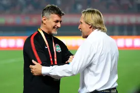 （体育）（2）足球——中超：河南建业战平大连一方图片