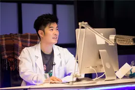 陈赫直播玩探案游戏 获胜全凭演技图片