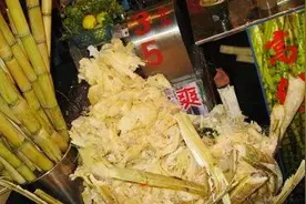 掺杂污水当街售卖！这样的现榨甘蔗汁你还在喝？图片