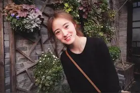 美女大学生剃光头深山支教 网友：善心比光头更耀眼图片