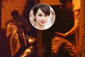 杨紫深夜喝醉与男子热聊 蹲路边狂吐不止视频封面