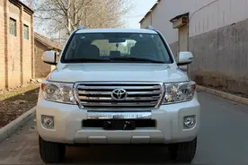 香港第一影帝梁家辉座驾：超低调的港版丰田陆巡图片