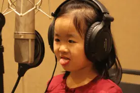 5岁小女孩演唱阿吉太歌曲走红 网友：吐舌忘词萌翻天视频封面