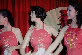 妹纸这是什么舞蹈，真是头一次见啊！图片