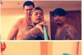15张极端恶搞的自拍照图片