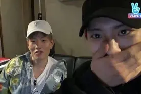 韩娱：EXO灿烈直播公开自己创作曲 机智回答粉丝问题图片