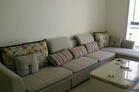 客厅沙发不能随意摆放，风水大师的指点让我惊出一身冷汗图片