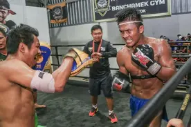 组图-播求魔鬼训练备战成都站，狰狞表情狂虐助教图片