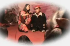 奇葩！民间婚庆表演：小矮人模仿秀图片