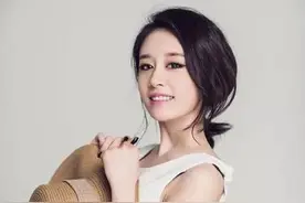 脸大的女生怎么梳马尾显脸小?10款显脸小的马尾辫发型！图片