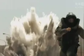 真正的炸弹都是红蓝两根线吗？剪错真的会爆炸吗？