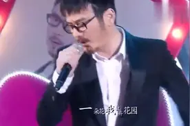 钱峰模仿汪涵演唱《好好先生》，还在台上扮演“鸵鸟”