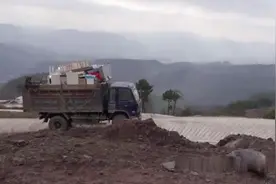 贵州一小伙娶婆娘，卡车拉嫁妆走了一山又一山视频封面